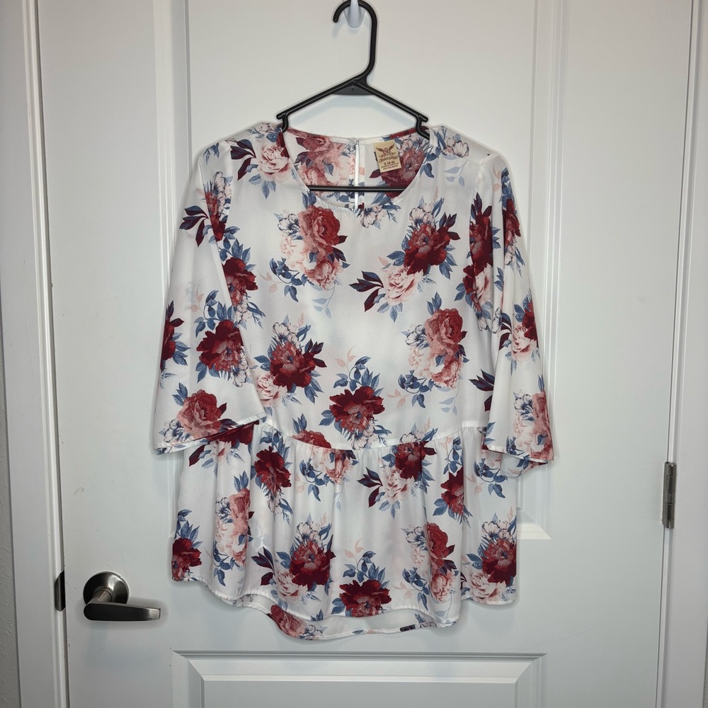 Faded Glory Red and White Boxy Blouse with Peter Pan Collar